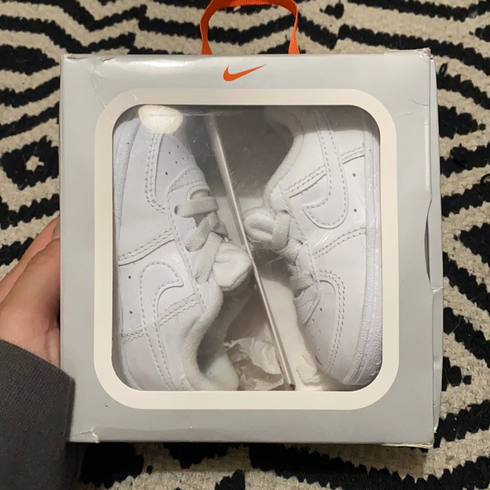 Baby Air Force 1s (white) 3c
